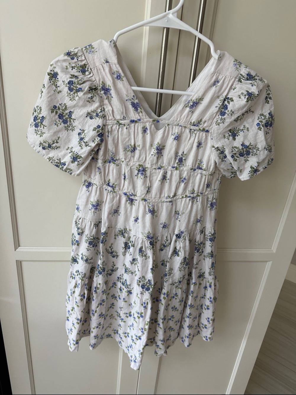 Zara White Floral Puff-Sleeve Casual Dress with Blue & Green Print
